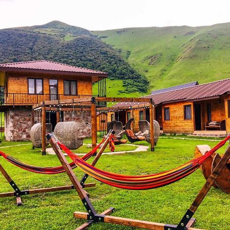 Hotel Migu Yard Kazbegi Eksteriør billede