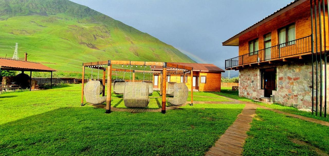 Hotel Migu Yard Kazbegi Eksteriør billede