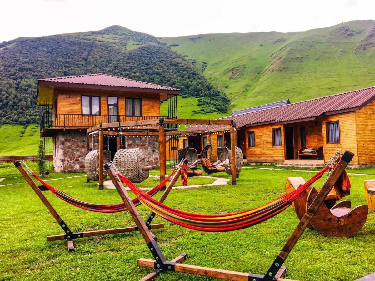Hotel Migu Yard Kazbegi Eksteriør billede