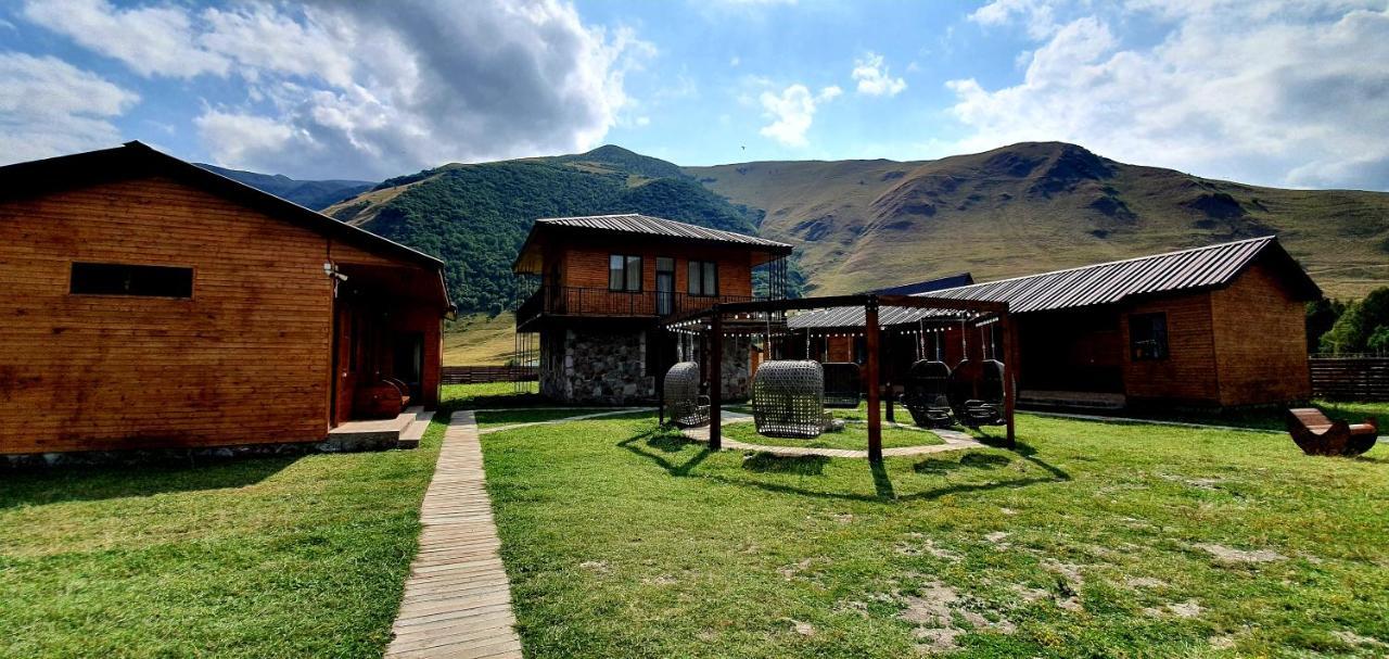 Hotel Migu Yard Kazbegi Eksteriør billede