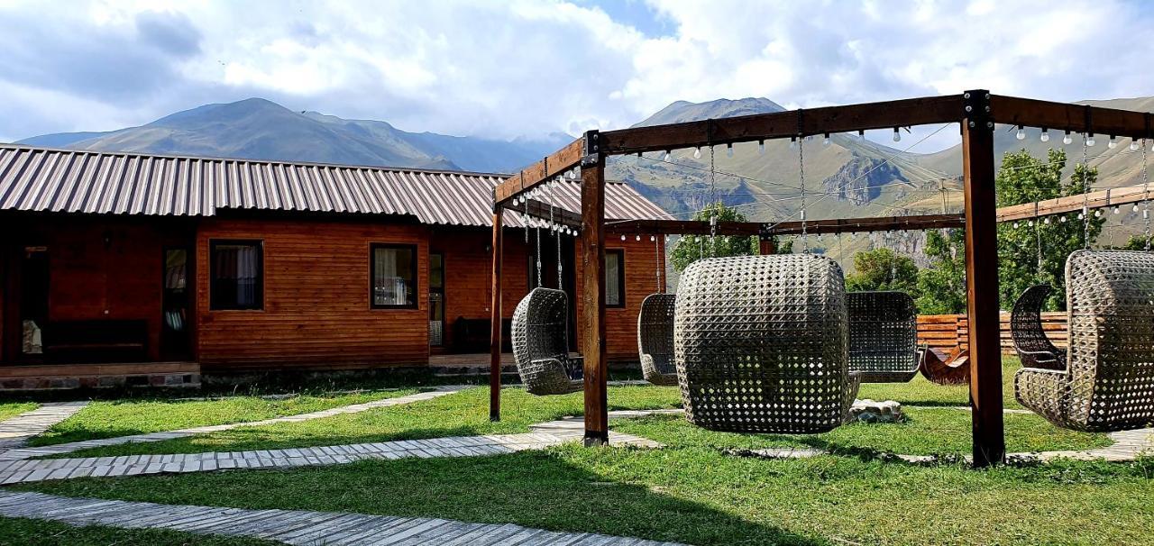 Hotel Migu Yard Kazbegi Eksteriør billede