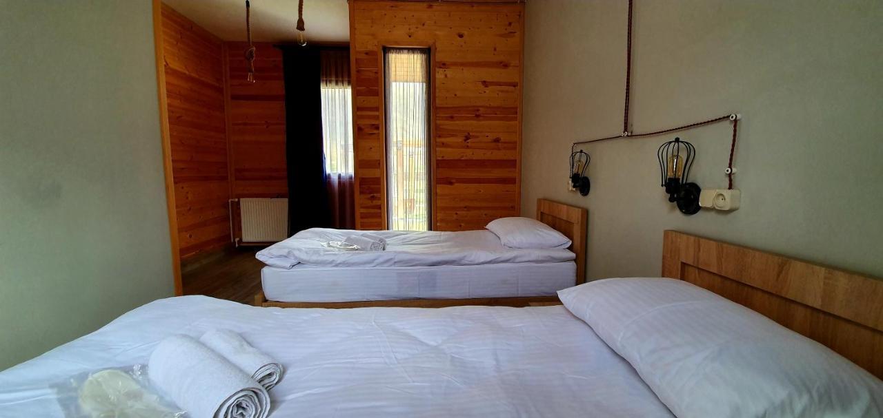 Hotel Migu Yard Kazbegi Eksteriør billede